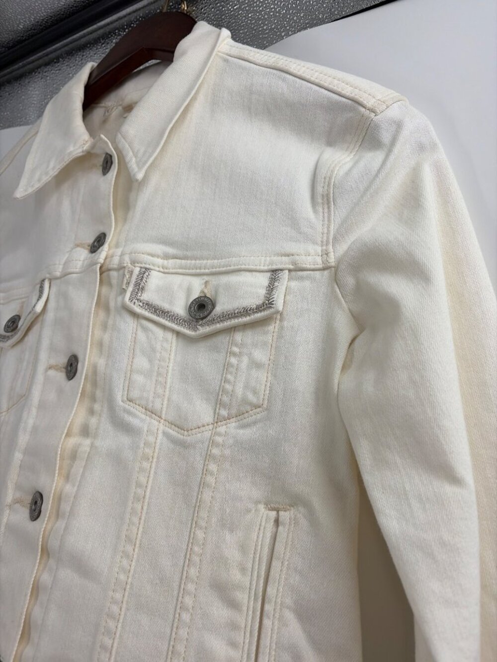 Levis Womens Small Denim Jacket Ivory Button-Front Silver Trim Casual Western - Picture 10 of 11